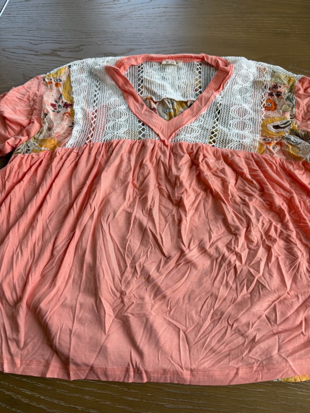 POL Peach-Trim White Crochet Top